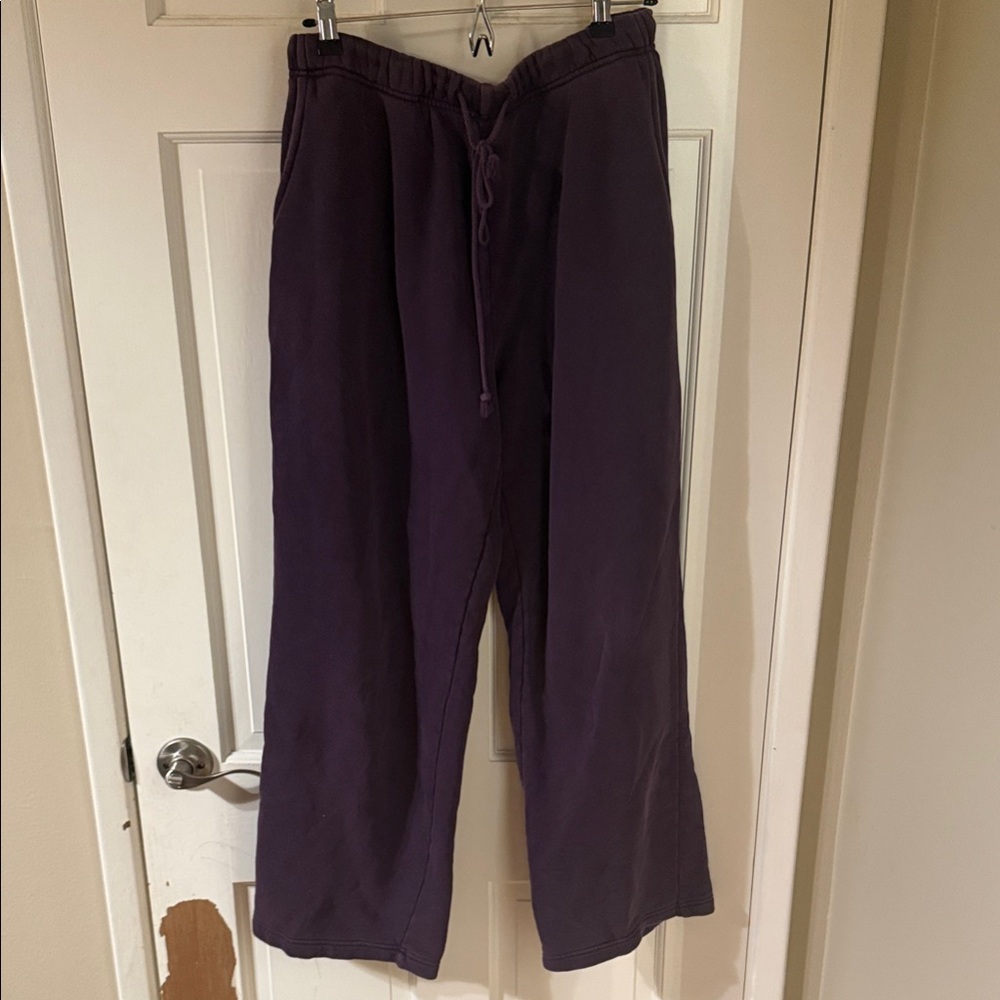 Elwood core straight leg sweatpants